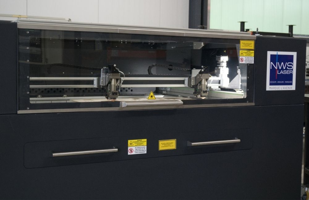 Machine_source Machine de découpe laser CUT-X PRO Dual avec 2 source laser